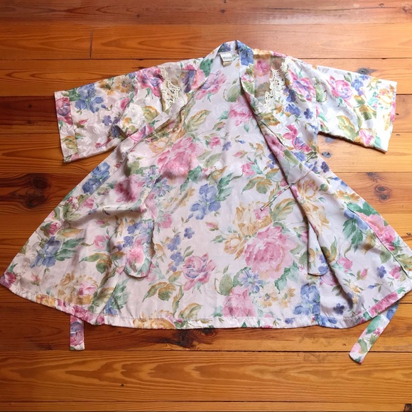 MaryAnn’s Boutique Floral Cream Vintage Multi-Color Robe, EUC, L - Picture 13 of 16